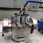 High pressure trunnion DBB ball valve